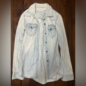 Bullhead women’s XS denim long sleeve snap button up shirt